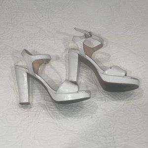 White Chinese laundry snake print heels